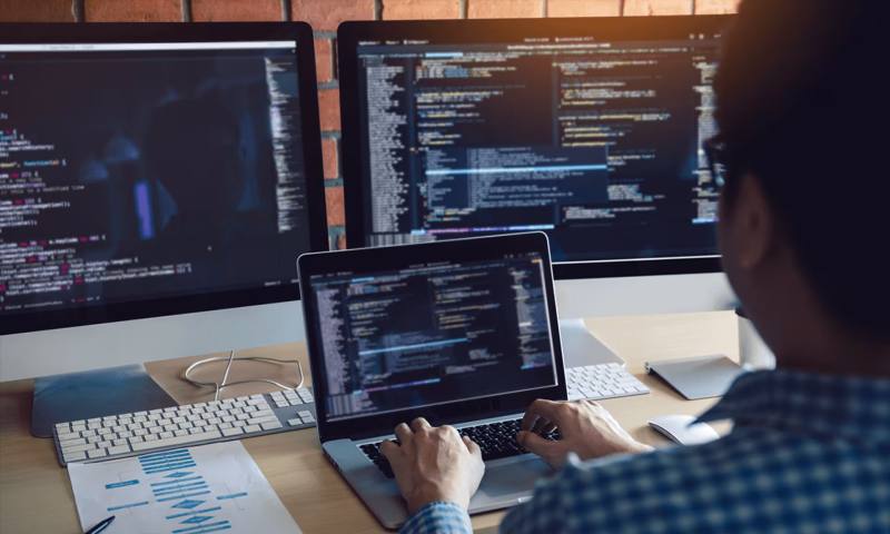 数据科学选型:R与Python如何赋能顺义区网站建设?